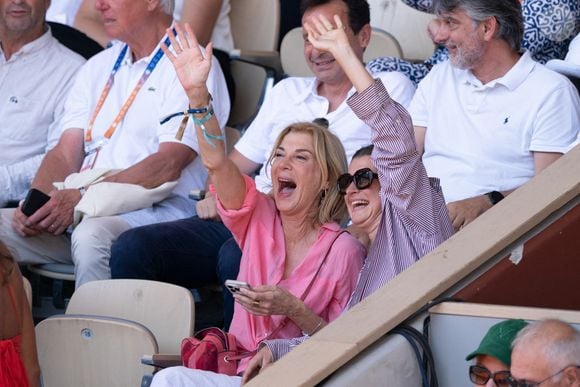 Oriane Deschamps et Michèle Laroque lors des Internationaux de France de Tennis de Roland Garros 2025. Paris, le 30 mai 2025 @Zabulon Laurent ABACA