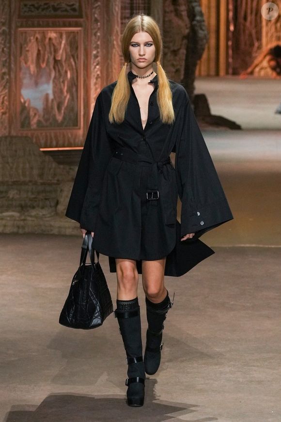 Défilé de la collection prêt-à-porter Dior printemps été 2023 lors de la Fashion Week de Paris. M.Grazia Chiuri (directrice artistique de Dior) apparaît sur le podium à la fin du défilé. Le 27 septembre 2022.