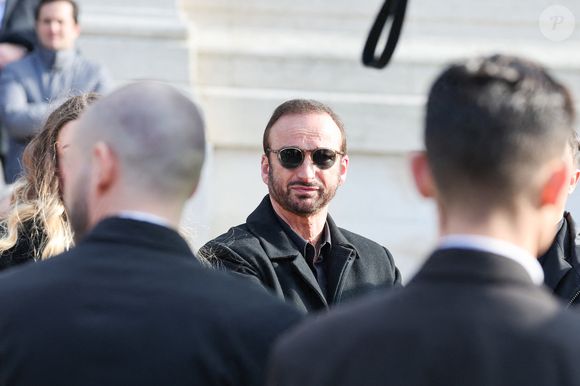 Michel Ferracci à la sortie des obsèques d'Émilie Dequenne au cimetière Père Lachaise à Paris, le 26 mars 2025. 

Photo : Cyril Moreau / Bestimage