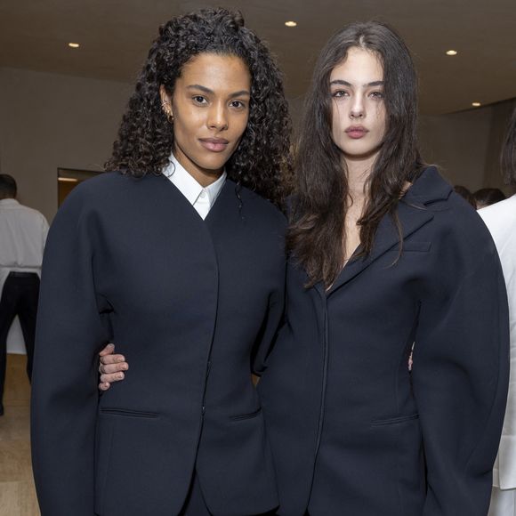 Malgré la rupture de Tina et de Vincent, les deux femmes sont restées proches

Tina Kunakey, Deva Cassel - Remise de la médaille du "Chevalier de l'Ordre des Arts et des Lettres" au créateur Simon Porte Jacquemus des mains de la rédactrice de l'édition américaine de Vogue Anna Wintour au siège de la marque Jacquemus à Paris, France, le 2 mars 2024, en marge de la mode femme automne / hiver 2024-2025 lors de la Fashion Week de Paris (PFW). © Olivier Borde/Bestimage