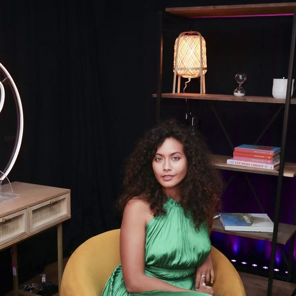 Vaimalama Chaves pose pour En Privé avec, à l'occasion de la promotion de son livre O Vai (éd. First)