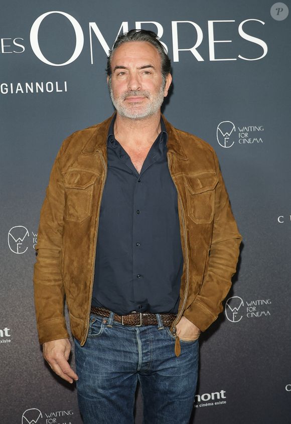 Jean Dujardin - Avant-première du film "Les rayons et les ombres au cinéma Pathé Wepler à Paris le 17 mars 2026. © Coadic Guirec/Bestimage