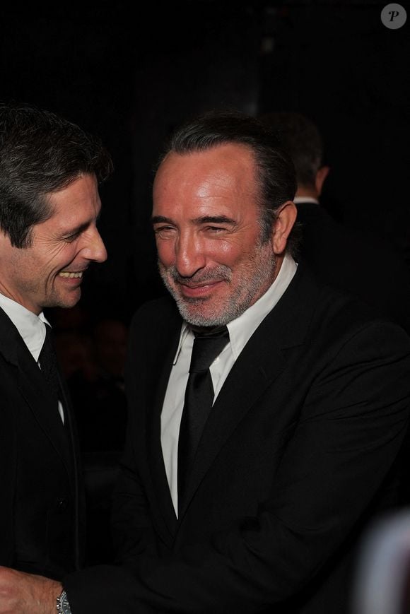 Jean Dujardin a en effet pris la pose devant les photographes, vêtu d'un impeccable smoking noir.

Jean Dujardin lors de la 51e cérémonie des César du cinéma qui s'est tenue à l'Olympia le 26 février 2026, à Paris, France. Photo par Nasser Berzane/ABACAPRESS.COM