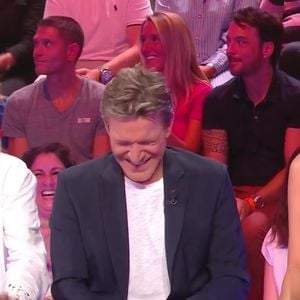 Après neuf mois d’hésitation, Agathe Auproux a finalement accepté de relever ce nouveau défi et s’est dite ravie de retrouver l’équipe.

Christine Bravo, Agathe Auproux et Benjamin Castaldi lors de la première de la saison 2 de "Tout beau, tout neuf" ce lundi 31 août 2026.

Capture d'écran TBT9 / W9