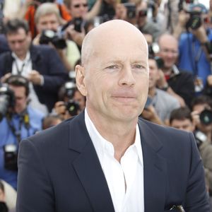 Une démence fronto-temporale a été diagnostiquée à Bruce Willis il y a plusieurs années.

Photocall du film "Moonrise Kindgom" pendant le 65ème Cestival du film de Cannes. ©BORDE-MOREAU / BESTIMAGE
