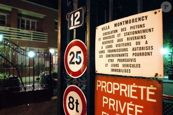 Bienvenue à la Villa Montmorency

Photo prise de l'entrée de la Villa Montmorency située dans le XVIe arrondissement de Paris.