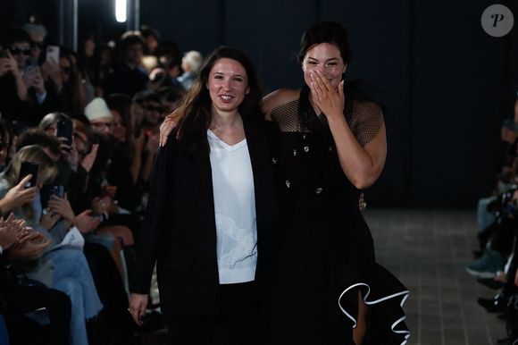 Alice Vaillant, Ashley Graham - Défilé de mode Femmes Printemps/Eté 2025 "Vaillant" (marque créée par Alice Vaillant, fille d'A. Roumanoff) à la poste du Louvre à Paris, France, le 24 septembre 2024. © Christophe Clovis / Bestimage