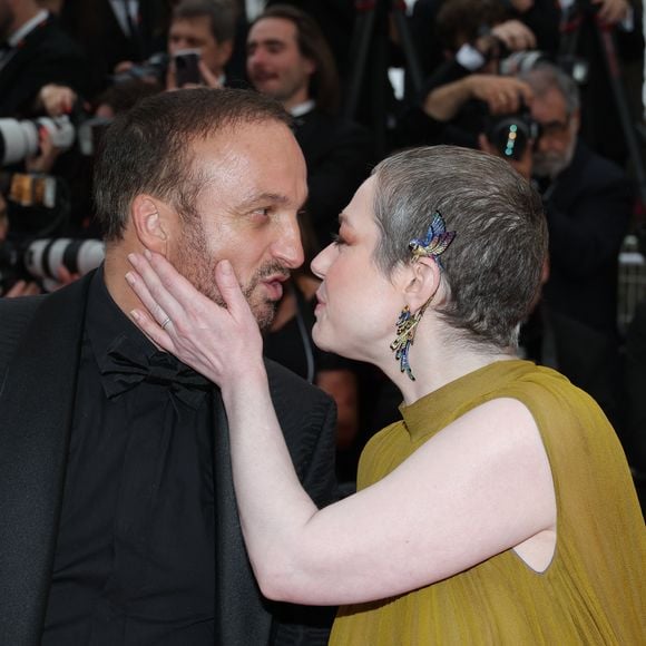 Michel Ferracci et sa femme Emilie Dequenne - Montée des marches du film « Le deuxième acte » pour la cérémonie d’ouverture du 77ème Festival International du Film de Cannes, au Palais des Festivals à Cannes. Le 14 mai 2024
© Jacovides-Moreau / Bestimage