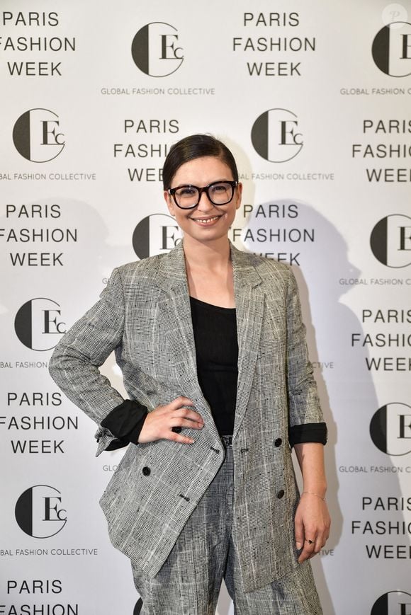 Lucie Bernardoni pose pour un photo-call avant les défilés du Global Fashion Collective dans le cadre de la Semaine de la mode de Paris à la Maison des métallos à Paris, France, le 28 septembre 2023. Photo par Firas Abdullah/ABACAPRESS.COM