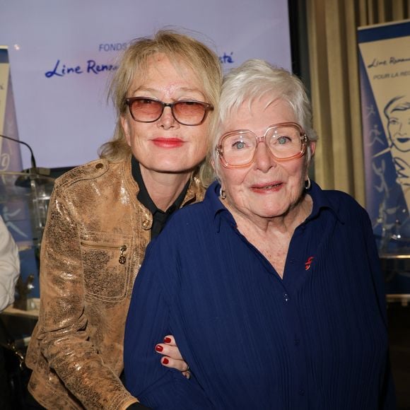Claude Chirac, fille de Bernadette et Jacques Chirac

Claude Chirac et Line Renaud - 7ème remise du prix "Fonds de dotation Line Renaud-Loulou Gasté" pour la recherche médicale à la Maison de la Recherche à Paris le 17 novembre 2025. © Coadic Guirec/Bestimage