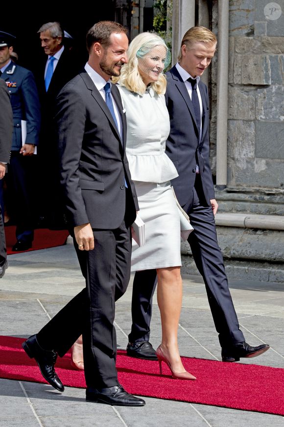 Le prince Haakon, la princesse Mette-Marit, Marius Borg Hoiby - La famille royale de Norvège lors du jubilé des 25 ans de règne du roi Harald de Norvège à Trondheim, le 23 juin 2016. (Action Press / Bestimage).
