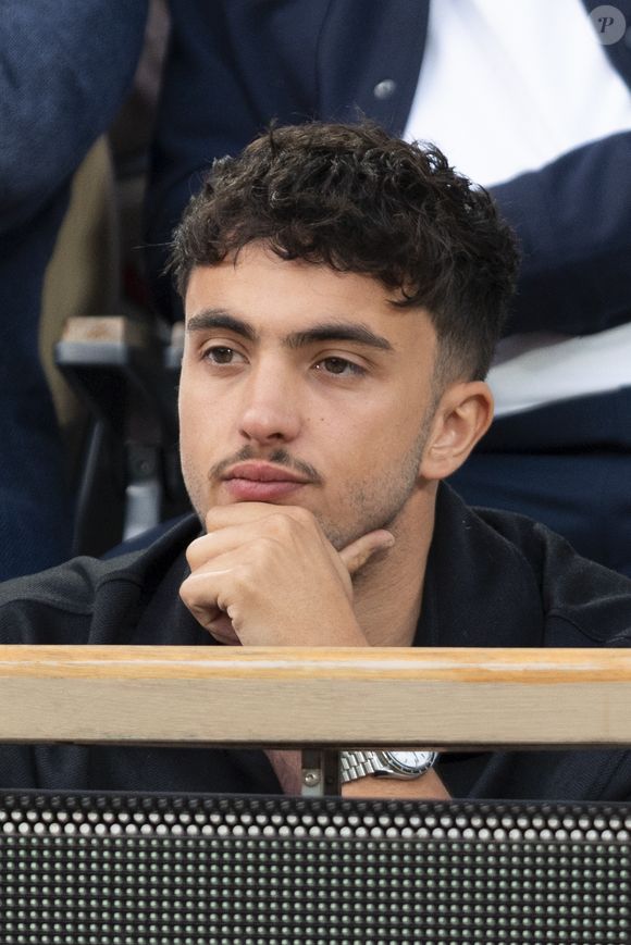 Le youtubeur a ensuite diversifié ses contenus pur toucher un plus large public

Inoxtag dans les tribunes (night session) lors des Internationaux de France de Tennis de Roland Garros 2025, le 3 juin 2025 à Paris. © Dominique Jacovides / Bestimage