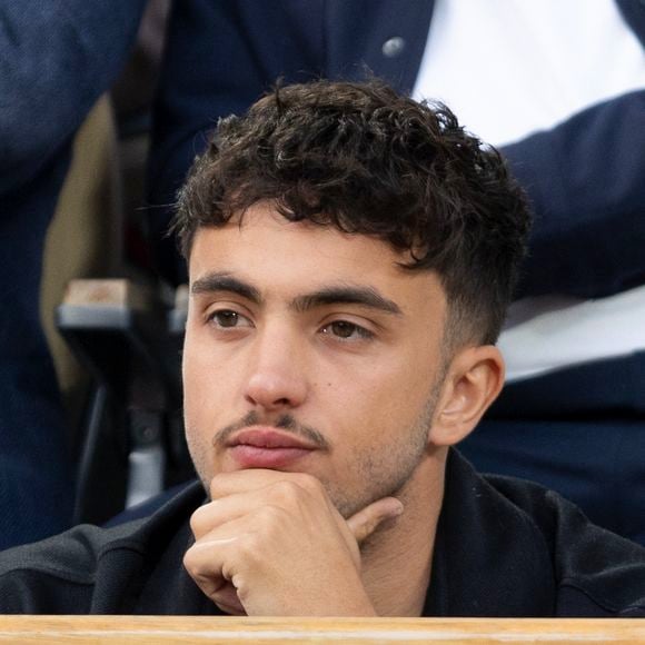 Le youtubeur a ensuite diversifié ses contenus pur toucher un plus large public

Inoxtag dans les tribunes (night session) lors des Internationaux de France de Tennis de Roland Garros 2025, le 3 juin 2025 à Paris. © Dominique Jacovides / Bestimage