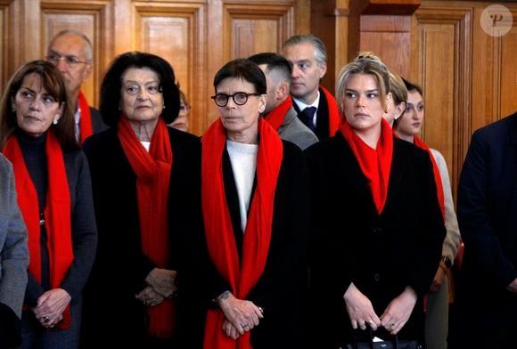 Celle qui a assisté au déploiement des courtepointes aux côtés de sa fille Camille Gottlieb a rappelé que des traitements efficaces existent et que "la solution pour éradiquer l’épidémie" passe par l’implication de tous.

La princesse Stéphanie de Monaco et sa fille Camille Gottlieb assistent au déploiement des courtepointes à l'occasion de la journée mondiale de lutte contre le SIDA avec Fight Aids Monaco au musée océanographique de Monaco le 1er décembre 2025. @Jean-François Ottonello / Nice Matin / Bestimage