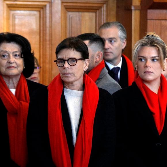 Celle qui a assisté au déploiement des courtepointes aux côtés de sa fille Camille Gottlieb a rappelé que des traitements efficaces existent et que "la solution pour éradiquer l’épidémie" passe par l’implication de tous.

La princesse Stéphanie de Monaco et sa fille Camille Gottlieb assistent au déploiement des courtepointes à l'occasion de la journée mondiale de lutte contre le SIDA avec Fight Aids Monaco au musée océanographique de Monaco le 1er décembre 2025. @Jean-François Ottonello / Nice Matin / Bestimage