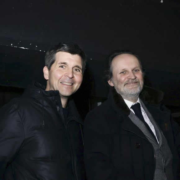 Exclusif - Thomas Sotto, Jean-Marc Dumontet - Michel Fugain et Véronique Sanson se décorent mutuellement de l'Ordre des Arts et des Lettre à l'occasion du concert de Michel Fugain et de sa femme Sanda à Bobino, Paris le 27 janvier 2025.
Michel Fugain, icône de la chanson française, a célébré en 2024 ses 60 ans de carrière avec un nouvel album intitulé La Vie, l'Amour, etc....
Pour marquer cet événement, il a entamé une tournée exceptionnelle qui passera par plusieurs scènes parisiennes en 2025.
À Paris, il se produira à Bobino les lundis 13, 20 et 27 janvier, ainsi que le 3 février 2025, à 20h30. Ce spectacle, également nommé La Vie, l'Amour, etc..., propose un voyage musical à travers ses plus grands succès. Chaque chanson, portée par une interprétation pleine de générosité, promet de raviver des souvenirs et d’émouvoir le public. © Jack Tribeca / Bestimage