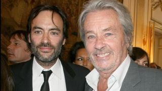 Anthony Delon de passage à Paris : il pose dans un lieu chargé de souvenirs pour son père Alain Delon