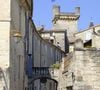 Roman Kolinka, de son côté, a ouvert un restaurant à Uzès, ville où est décédé son grand-père maternel Jean-Louis Trintignant.
Uzes (30) : ruelle dans la vieille ville. En arriere plan la tour du Duche - Photo by Monasse Th/ANDBZ/ABACAPRESS.COM