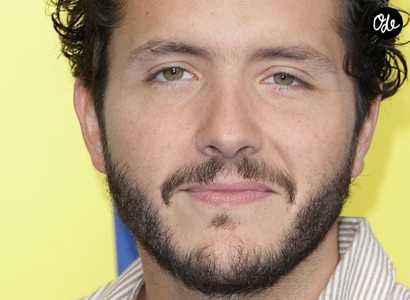 Alexandre Kominek lors de la première du film "Une famille de bâtards" au cinéma Pathé Palace à Paris le 7 juin 2026. © Coadic Guirec / Bestimage