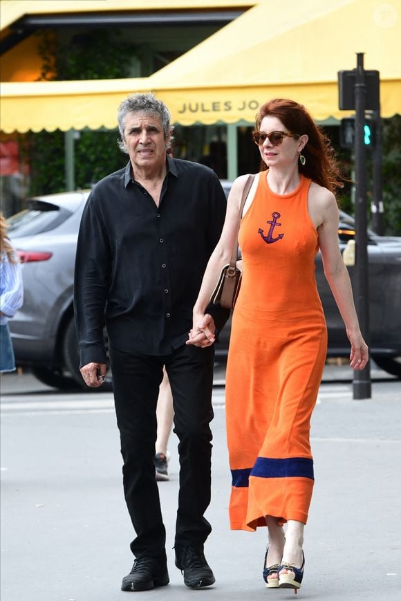 Julien Clerc et sa femme Hélène - Mariage de Claude Lelouch à la mairie du 18ème à Paris. Le 17 juin 2023