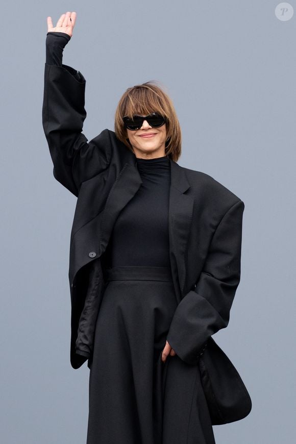 Sophie Marceau - Arrivées au défilé de mode féminine Balenciaga printemps-été 2025 lors de la Fashion Week de Paris (PFW), à Paris, France, le 30 septembre 2024. © Da Silva-Perusseau/Bestimage