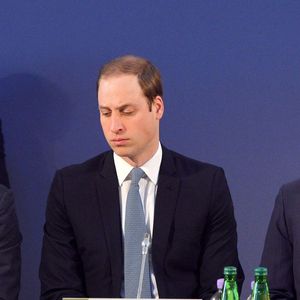 (De gauche à droite) Le prince Harry, le duc de Cambridge et le prince de Galles, écoutent les discours des dirigeants étrangers lors de la Conférence sur le commerce illégal d'espèces sauvages, qui s'est tenue à Lancaster House, à Londres, au Royaume-Uni, le jeudi 13 février 2014. Photo de John Stillwell/PA Wire/ABACAPRESS.COM
