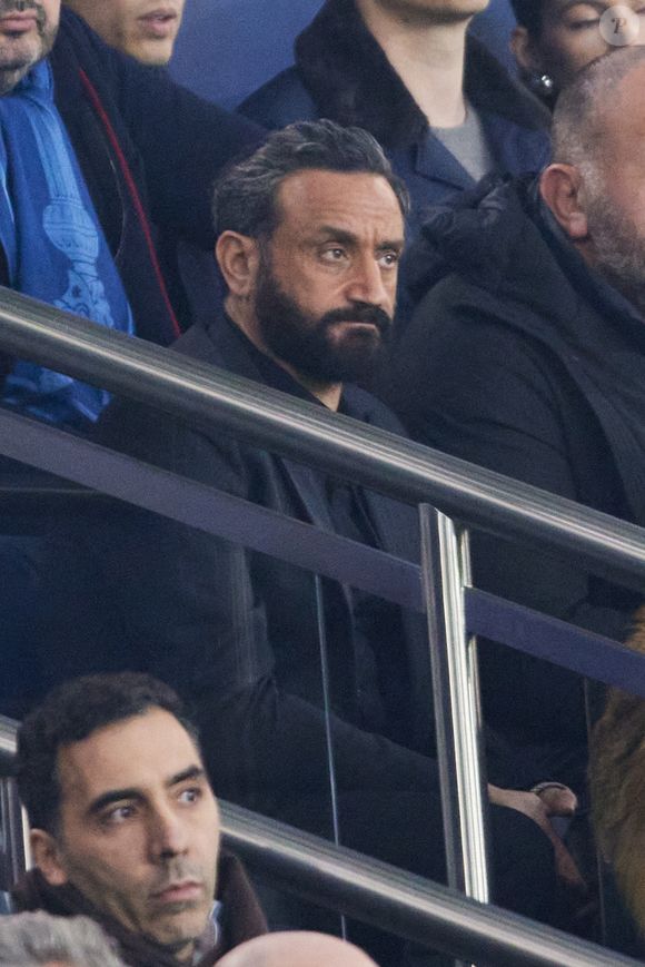 Cyril Hanouna - Célébrités assistent au 1/8e de finale aller de la Ligue des champions 2024-25 entre le PSG contre Liverpool (0-1) au Parc des Princes à Paris le 5 mars 2025. © Cyril Moreau/Bestimage