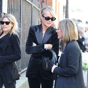 Guest, Laeticia Hallyday - Arrivées aux obsèques de Nadia Farès en l'église Saint-Jean-de-Montmartre à Paris, le 24 avril 2026. N.Farès est décédée le 17 avril 2026 quelques jours après un "incident cardiaque" survenu le 12 avril 2026 dans la piscine du complexe sportif, Blanche (9ème).