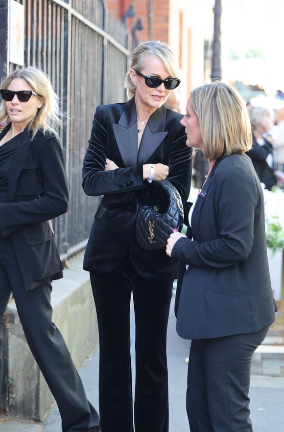 Guest, Laeticia Hallyday - Arrivées aux obsèques de Nadia Farès en l'église Saint-Jean-de-Montmartre à Paris, le 24 avril 2026. N.Farès est décédée le 17 avril 2026 quelques jours après un "incident cardiaque" survenu le 12 avril 2026 dans la piscine du complexe sportif, Blanche (9ème).