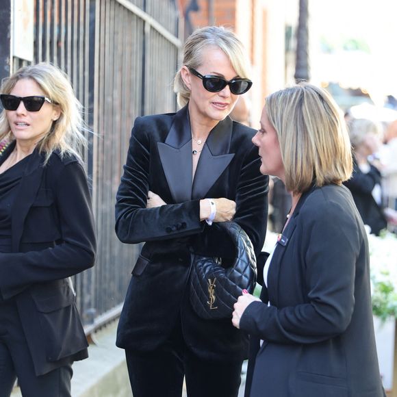Guest, Laeticia Hallyday - Arrivées aux obsèques de Nadia Farès en l'église Saint-Jean-de-Montmartre à Paris, le 24 avril 2026. N.Farès est décédée le 17 avril 2026 quelques jours après un "incident cardiaque" survenu le 12 avril 2026 dans la piscine du complexe sportif, Blanche (9ème).