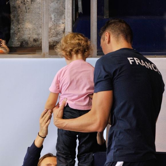 Laure Manaudou, Frederick Bousquet et leur fille Manon - Laure Manaudou s'est offert sa première medaille internationale depuis quatre ans en remportant l'argent sur le 100 m dos à l'Euro-2012 en petit bassin.
Chartres, le 23 novembre 2012 © Bestimage