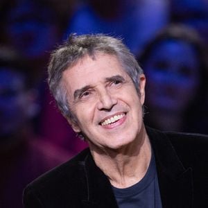 Si Julien Clerc a connu plusieurs grandes histoires d'amour, à 78 ans, le chanteur met toujours un point d'honneur à ne jamais couper les ponts avec ses ex-compagnes.

Exclusif - Julien Clerc lors de l'enregistrement de l'émission "La Boîte à secrets", présentée par Faustine Bollaert.

© Cyril Moreau/Bestimage