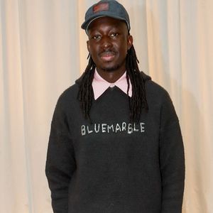 C'est au sud-ouest de Paris, "en pavillon à Montrouge", que l'étoile de la gastronomie a posé ses valises. 

Le chef Mory Sacko au défilé BLUEMARBLE au Centquatre lors de la semaine de la mode masculine automne/hiver 2025-2026 de Paris, France, le 23 janvier 2025. © Christophe Clovis/Bestimage