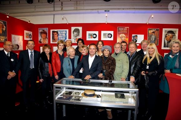 Jacqueline Caurat, Sophie Darel, Fabien Lecoeuvre, Anne Richard, Caroline Loeb, Jean-Jacques Debout, Alain Turban, Lova Moor, Daniele Gilbert, Douchka, Jean-Luc Lahaye, Laurent Luyat - inauguration du    Salon de  la philathelie  - manuscrit de la chanson francaise  
Paris le 8 novembre 2012