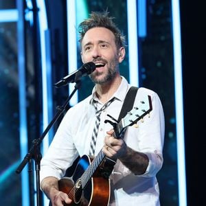 Le couple s’est rencontré à Los Angeles avant de poser ses valises dans le Sud.
Charlie Winston lors de la 37ème édition du Téléthon sur le plateau de France 2, avec pour parrain Vianney. Le 9 décembre 2023. © Coadic Guirec / Bestimage