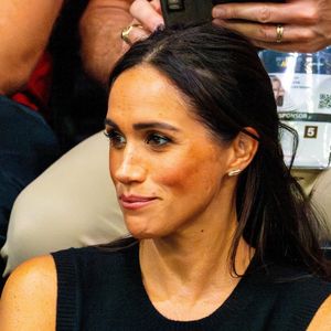 Un constat fait par l'historien Andrew Lownie dans une interview accordée à "Point de vue", mercredi 27 août.

Meghan Markle assiste à la compétition de tennis de table à la Merkur Spiel-Arena lors des Invictus Games à Düsseldorf, le 13 septembre 2023.@
Photo : Backgrid USA / Bestimage