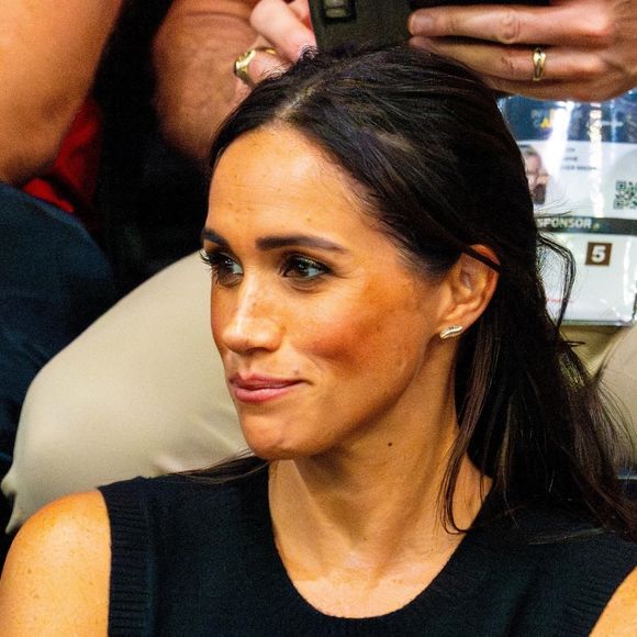 Un constat fait par l'historien Andrew Lownie dans une interview accordée à "Point de vue", mercredi 27 août.

Meghan Markle assiste à la compétition de tennis de table à la Merkur Spiel-Arena lors des Invictus Games à Düsseldorf, le 13 septembre 2023.@
Photo : Backgrid USA / Bestimage
