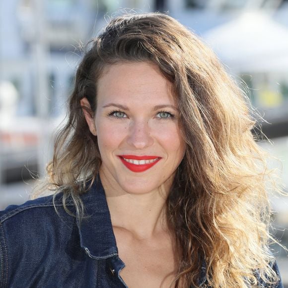 Lorie Pester (Laure) pour le feuilleton télévisé "Demain nous appartient" au photocall du quatrième jour du festival international du film de La Rochelle, France, le 15 septembre 2018. © Patrick Bernard/Bestimage