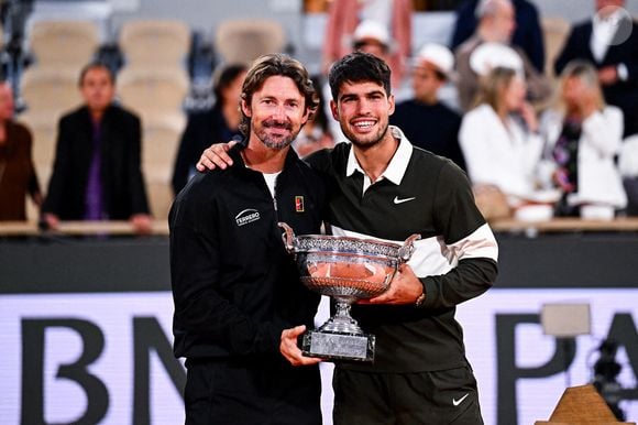 Carlos Alcaraz et son équipe et l'entraîneur Juan Carlos Ferrero après Roland Garros 2025 - Finale hommes à Roland Garros le 8 juin 2025 à Paris, France. Photo par Sandra Ruhaut/Icon Sport/ABACAPRESS.COM