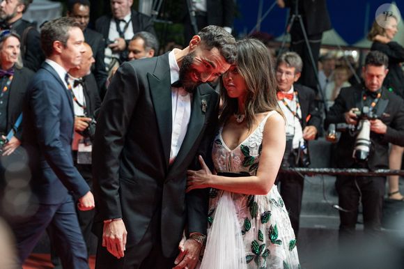 Karim Benzema et sa compagne Lyna Khoudri lors de la montée des marches du film « 13 jours 13 nuits » lors du 78ème Festival International du Film de Cannes. Le 23 mai 2025
© Jacovides-Moreau / Bestimage