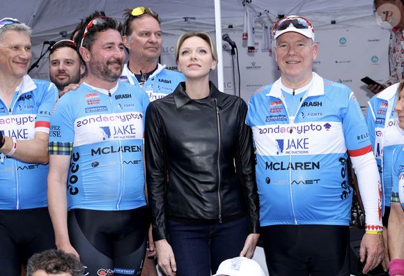 Semi-exclusif - No Tabloids - La princesse Charlène de Monaco et le prince Albert II de Monaco - Le prince Albert II de Monaco participe à une randonnée à vélo de Saint-Tropez à la Principauté de Monaco en 4 heures et 15 minutes, au profit de la Fondation de la Princesse Charlène de Monaco le 27 avril 2025. © Claudia Albuquerque/Bestimage