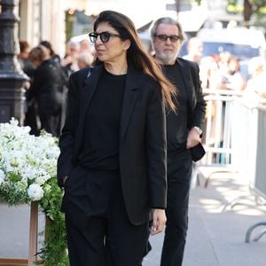 Hoda Roche et son mari Luc Duchêne - Arrivées aux obsèques de Nadia Farès en l'église Saint-Jean-de-Montmartre à Paris, le 24 avril 2026. N.Farès est décédée le 17 avril 2026 quelques jours après un "incident cardiaque" survenu le 12 avril 2026 dans la piscine du complexe sportif, Blanche (9ème).