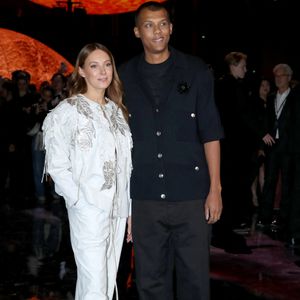 Cette nouvelle est en tout cas un beau cadeau d'anniversaire pour Stromae, qui fête ses 41 ans ce jeudi.

Coralie Barbier et Stromae - Célébrités au Défilé Chanel, Collections Prêt-à-porter Printemps / Eté 2026, dans le cadre de la Fashion Week de Paris. Au Grand Palais à Paris, France, le 06 Octobre 2025.

© Bertrand Rindoff / Bestimage