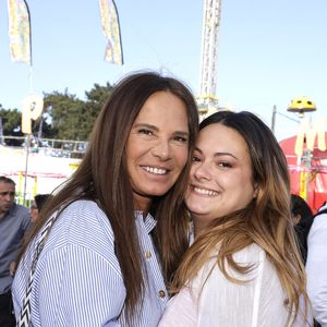 Nathalie Marquay Pernaut avec sa fille Lou Pernaut - Inauguration de la Foire du Trône 2025 à Paris le 4 avril 2025. © Cédric Perrin/Bestimage