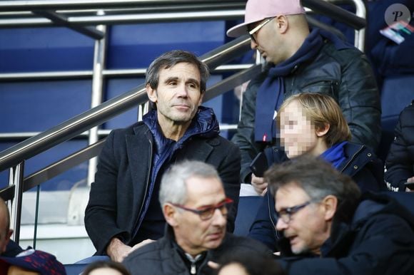 David Pujadas et son fils Adam dans les tribunes du match de Ligue 1 Conforama  PSG 5-0 Montpellier au Parc des Princes à Paris le 1 février 2020

 © Gwendoline Le Goff / Panoramic / Bestimage