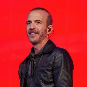 Calogero en concert lors de la "Fête de L'Humanité 2024" sur l'ex-base aérienne 217 au Plessis-Pâté le 15 septembre 2024. © Anne-Sophie Guebey/Bestimage