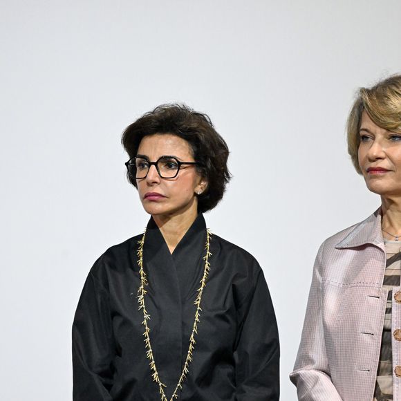 Rachida Dati, Ministre de la Culture - Le président français E.Macron et sa femme B.Macron assistent à une réception avec des membres de la communauté française à l'École française internationale (IFS) à Singapour, le 30 mai 2025. Lors de ce voyage officiel en Asie, le couple présidentiel était notamment accompagné de R.Dati, Ministre de la Culture, A.Genetet. 
© Jeanne Accorsini / Pool / Bestimage