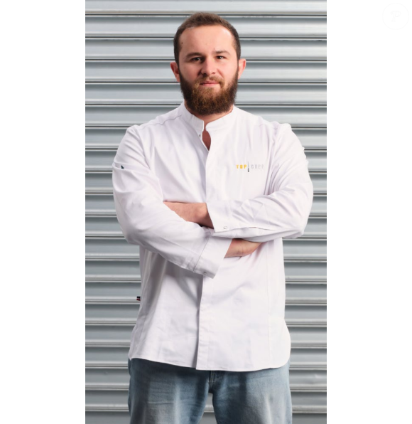 Il s'agit de Noé Pellet, membre de la brigade orange de Stéphanie Le Quellec.

Noé Pellet, candidat au casting de la seizième saison de "Top Chef", sur M6.