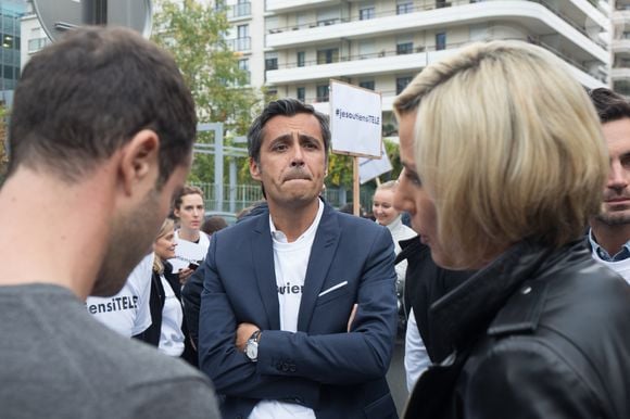 Olivier Galzi - Rassemblement devant les locaux de iTélé à Boulogne Billancourt au neuvième jour de grève de la société des journalistes le 25 octobre 2016. © Agence / Bestimage