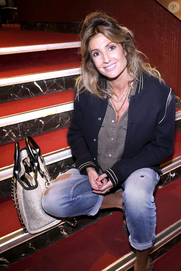 Caroline Ithurbide lors du Photocall pour le spectacle d'Alex Goude "Tout va mâle ?" à Paris, 13 octobre 2025.

Photo : Cédric Perrin / Bestimage